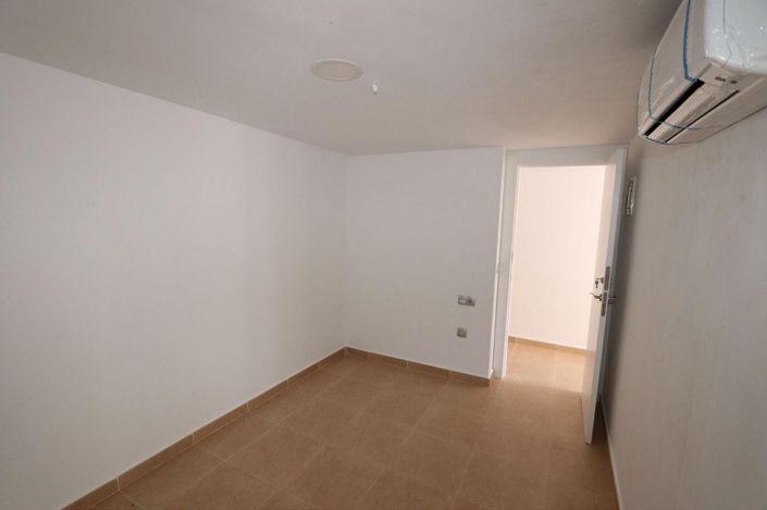 Image No.4-Commercial de 11 chambres à vendre à Alicante