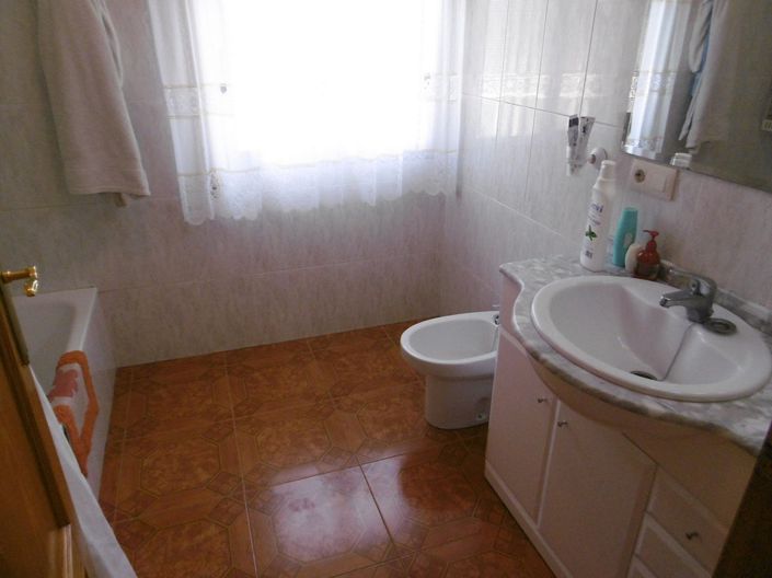 Image No.10-4 Bed Villa for sale