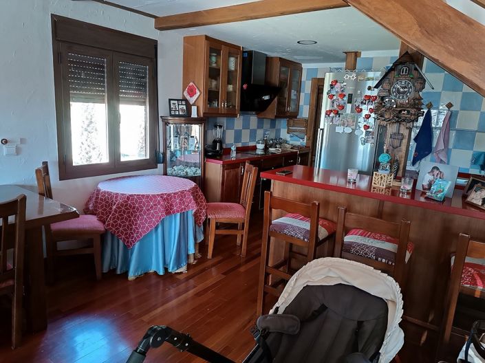 Image No.2-7 Bed Property for sale