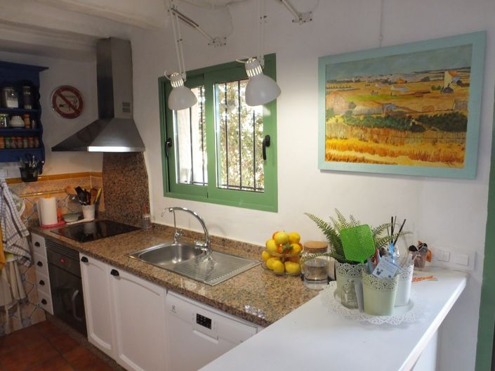 Image No.8-3 Bed Country House for sale