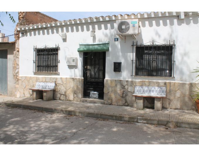 Image No.1-2 Bed Country House for sale