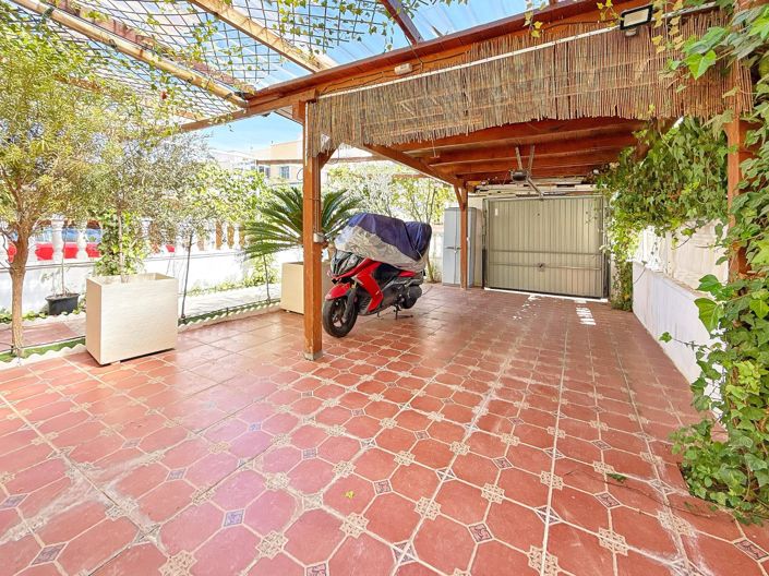 Image No.1-4 Bed Townhouse for sale