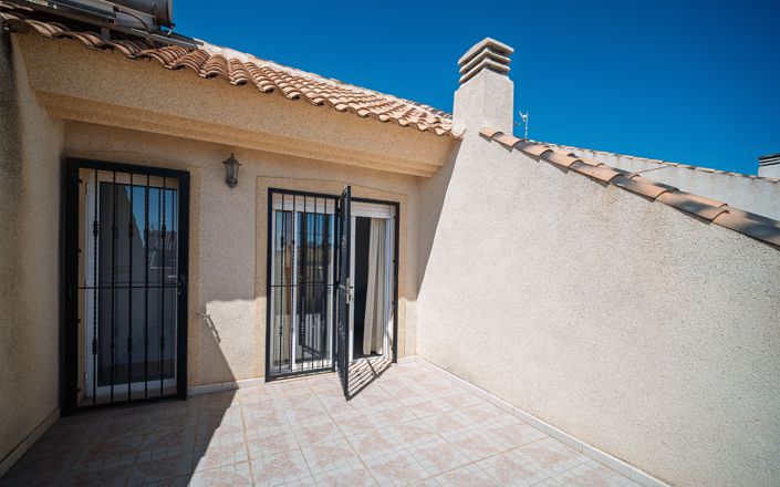 Image No.18-3 Bed Villa for sale