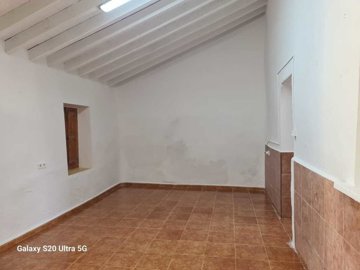 country-house-for-sale-in-las-palas-es674-176