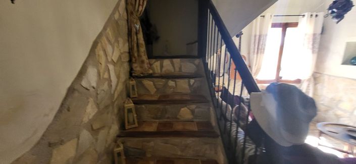 Image No.19-6 Bed Country House for sale