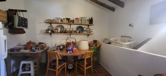 Image No.7-6 Bed Country House for sale