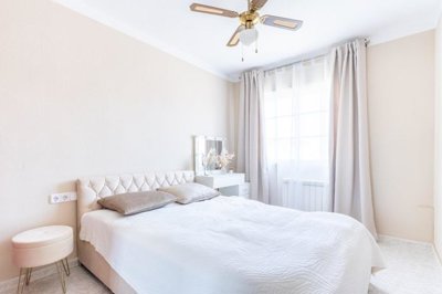 villa-for-sale-in-punta-prima-es646-176572-9