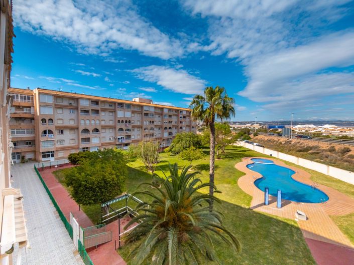 Image No.1-Appartement de 2 chambres à vendre à Torrevieja