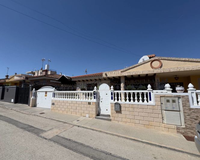 Image No.1-3 Bed Villa for sale