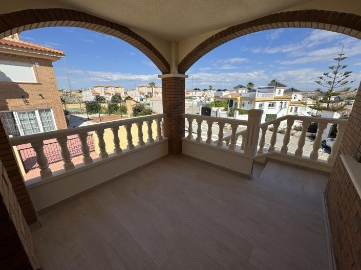 Image No.38-4 Bed Villa for sale