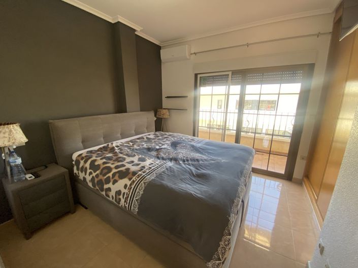 Image No.14-3 Bed Townhouse for sale