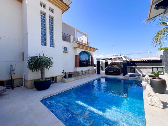 Image No.1-Villa de 4 chambres à vendre à Ciudad Quesada