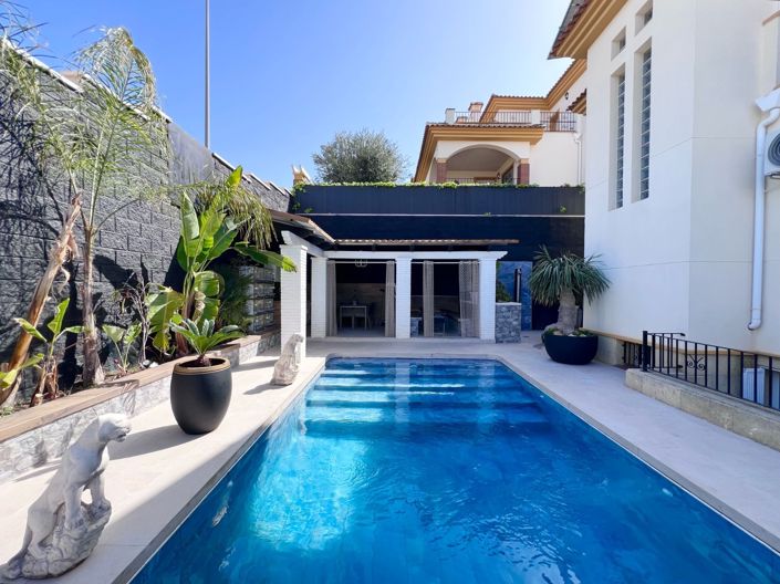 Image No.3-4 Bed Villa for sale