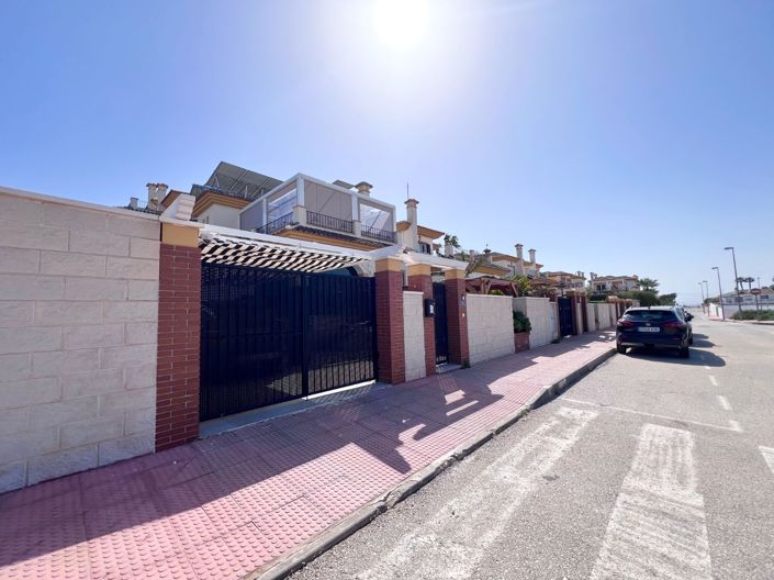 Image No.32-4 Bed Villa for sale