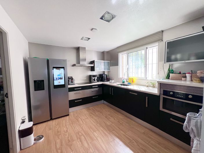 Image No.8-4 Bed Villa for sale