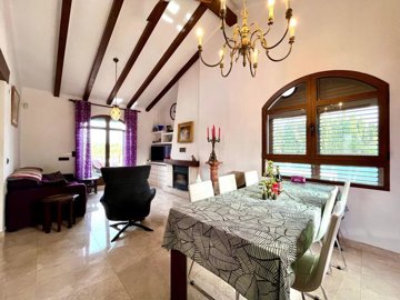 villa-for-sale-in-villamartin-es102-176422-10