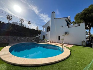 villa-for-sale-in-villamartin-es102-176422-2