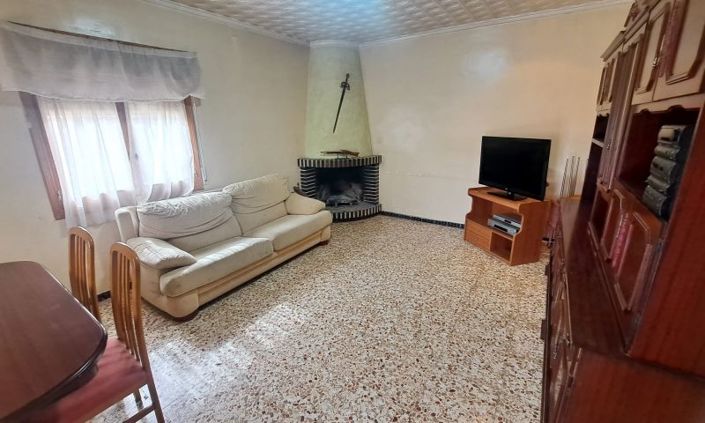 Image No.11-3 Bed Country House for sale