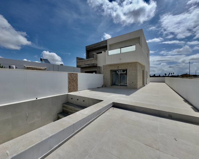 Image No.1-3 Bed Villa for sale