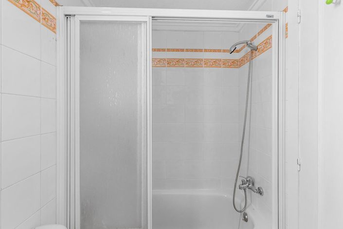 Image No.18-2 Bed Bungalow for sale