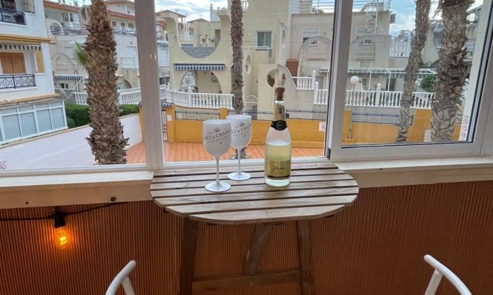 Image No.1-Appartement de 2 chambres à vendre à Torrevieja