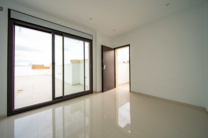 Image No.25-3 Bed Villa for sale