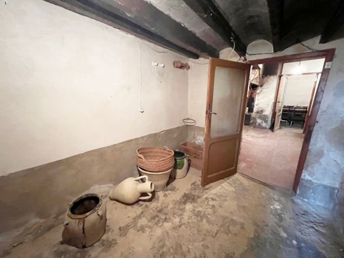 Image No.17-5 Bed Townhouse for sale