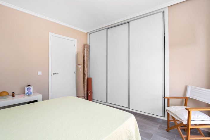 Image No.11-2 Bed Townhouse for sale