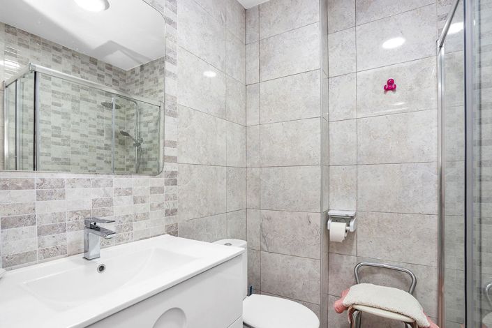 Image No.12-2 Bed Townhouse for sale