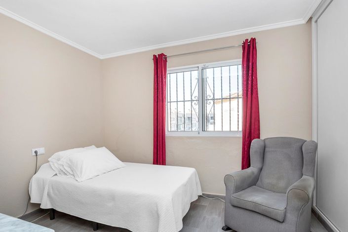 Image No.17-2 Bed Townhouse for sale