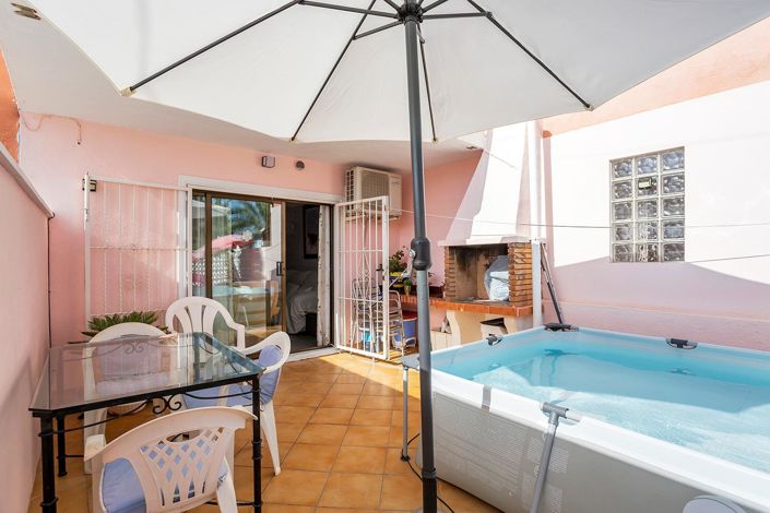 Image No.2-2 Bed Townhouse for sale