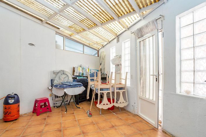 Image No.22-2 Bed Townhouse for sale