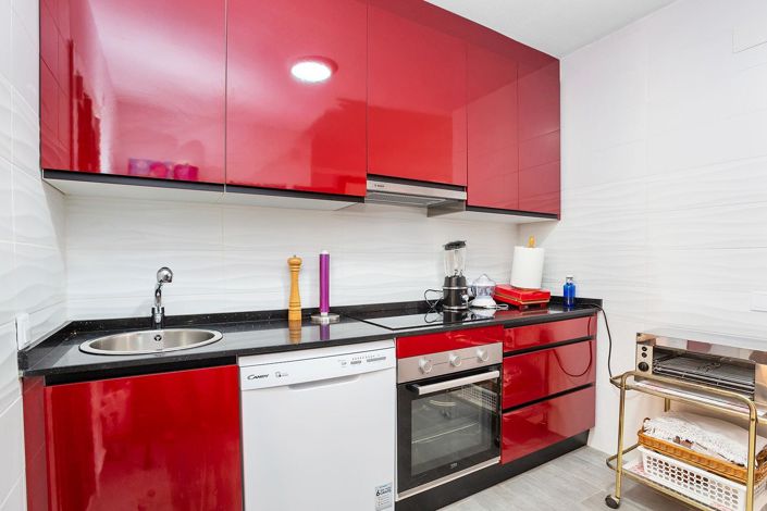 Image No.8-2 Bed Townhouse for sale