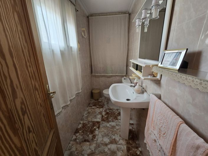 Image No.12-3 Bed Apartment for sale