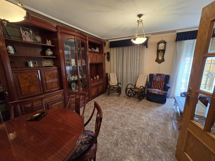 Image No.38-3 Bed Apartment for sale