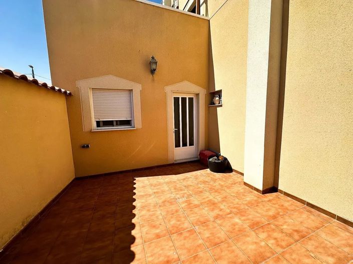 Image No.26-3 Bed Townhouse for sale