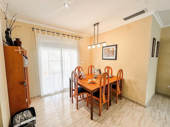 Image No.6-3 Bed Townhouse for sale