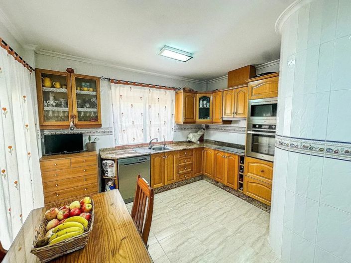 Image No.8-3 Bed Townhouse for sale