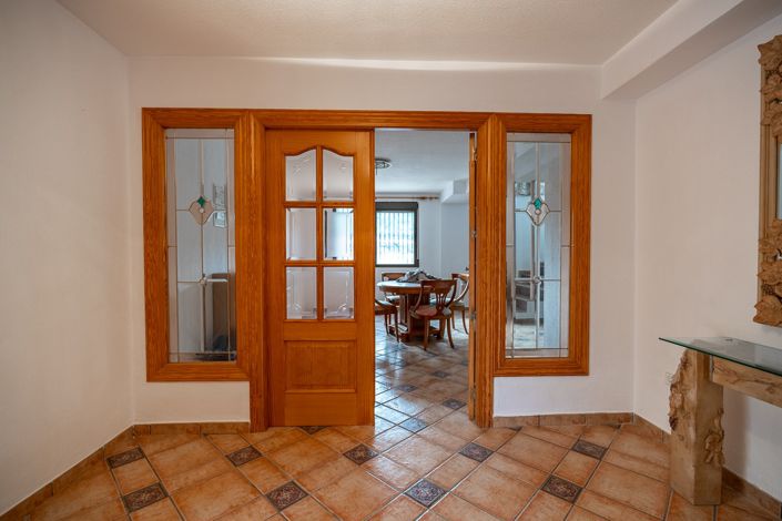 Image No.12-6 Bed Villa for sale