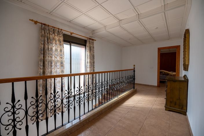 Image No.14-6 Bed Villa for sale