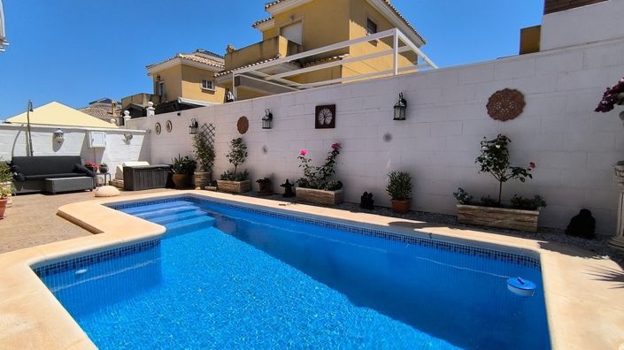 Image No.25-2 Bed Villa for sale