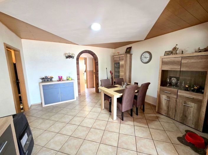 Image No.8-3 Bed Villa for sale