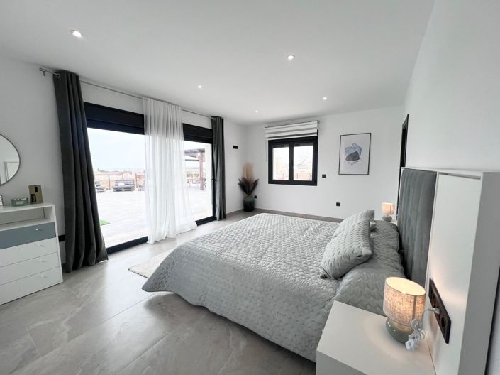 Image No.13-4 Bed Villa for sale