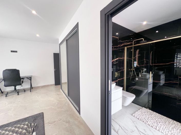 Image No.14-4 Bed Villa for sale