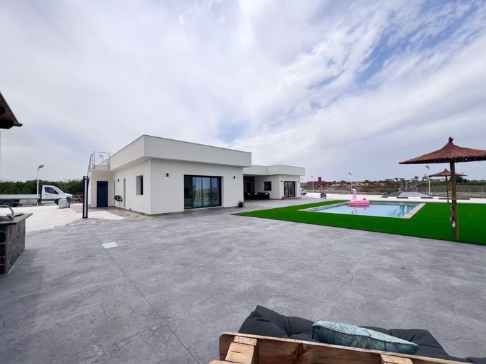 Image No.32-4 Bed Villa for sale