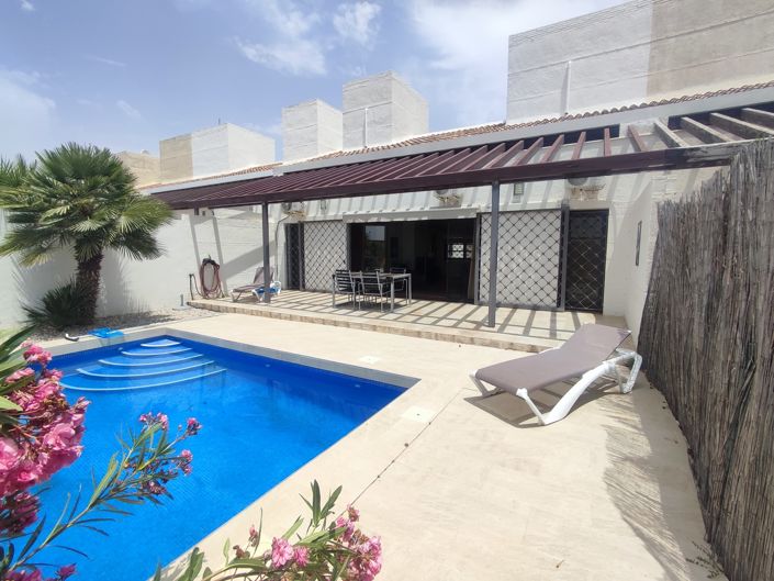 Image No.1-2 Bed Villa for sale