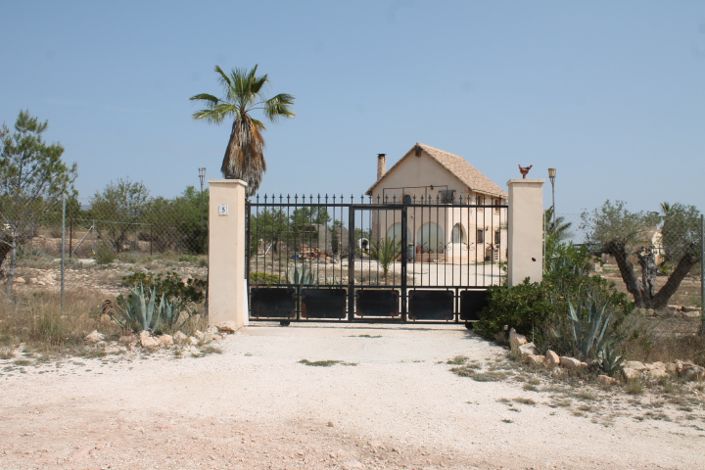 Image No.1-4 Bed Country House for sale