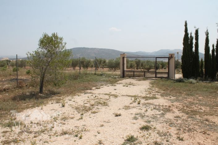 Image No.34-4 Bed Country House for sale