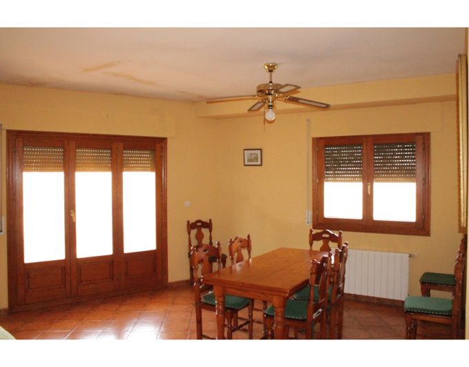 Image No.15-5 Bed Townhouse for sale