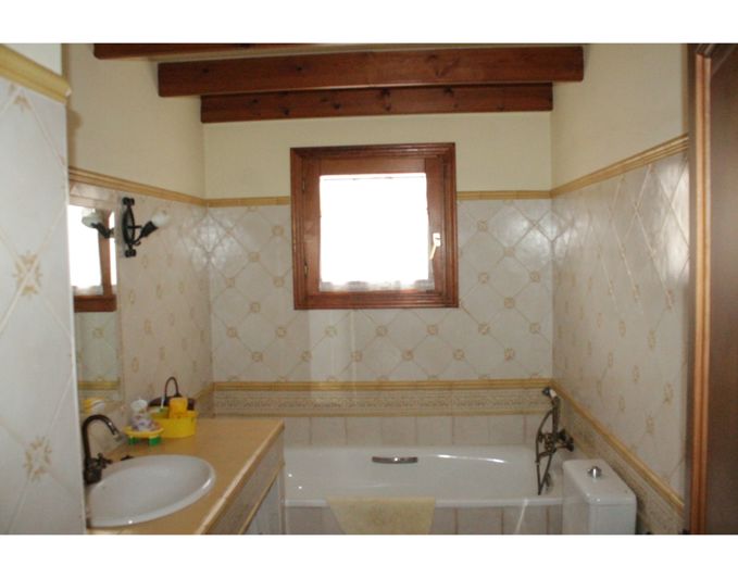 Image No.19-5 Bed Townhouse for sale